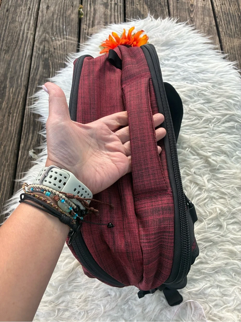 Vertx compact maroon